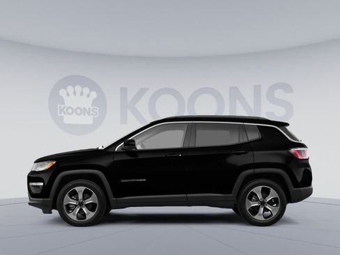 Used 2020 Jeep Compass Latitude w/ Cold Weather Group AWD/4WD image 2