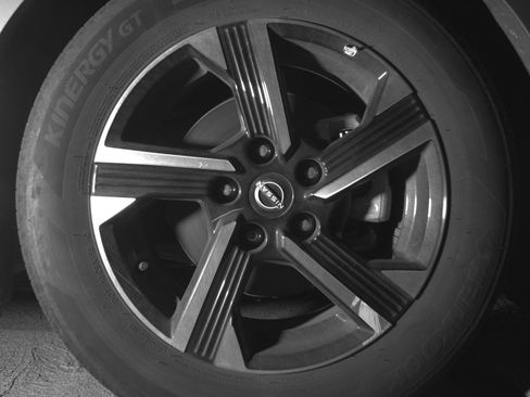 Used 2025 Nissan Sentra SV image 13