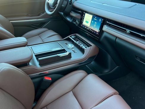 New 2026 Lincoln Navigator L Reserve AWD/4WD image 14