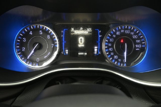 Used 2016 Chrysler 200 Limited w/ Convenience Group FWD image 10