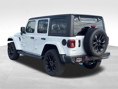 Used 2023 Jeep Wrangler Unlimited Sahara w/ Cold Weather Group AWD/4WD image 9