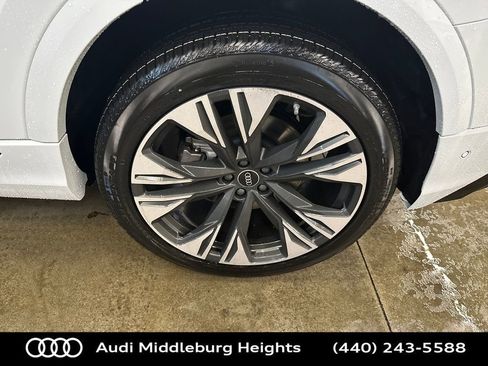 New 2026 Audi Q8 Premium Plus image 28