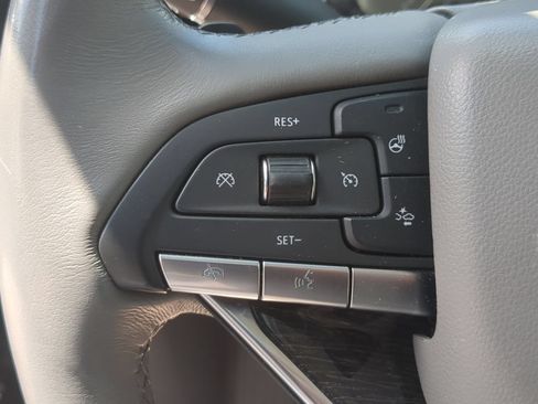 Used 2022 Cadillac XT6 Premium Luxury w/ Technology Package FWD image 36