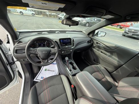 Used 2023 Chevrolet Equinox RS image 19