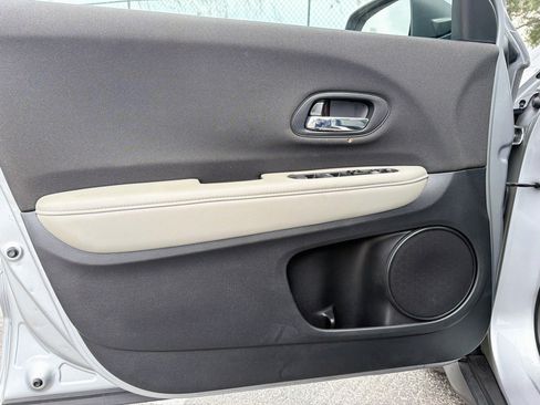 Used 2021 Honda HR-V LX image 19