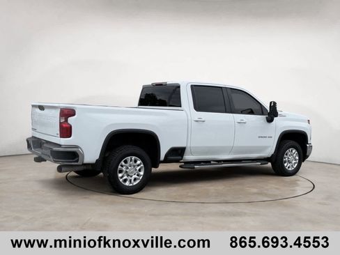 Used 2024 Chevrolet Silverado 2500 LT image 3