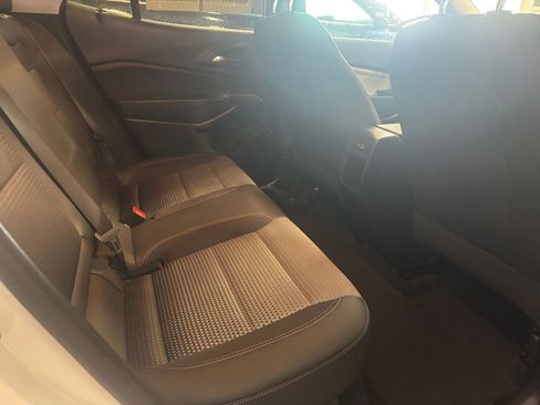 Used 2025 Chevrolet Trax LT w/ LT Convenience Package image 38