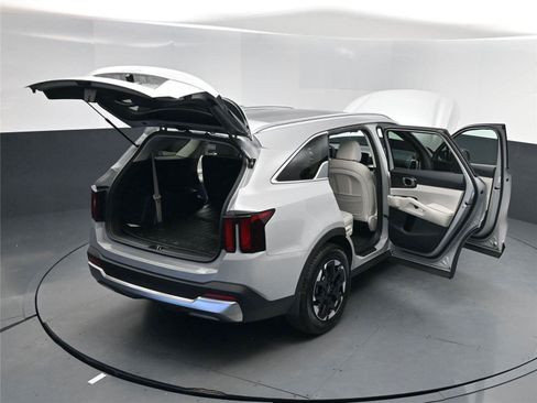New 2026 Kia Sorento S image 32