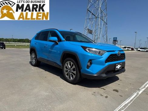 Used 2019 Toyota RAV4 XLE Premium AWD/4WD image 1