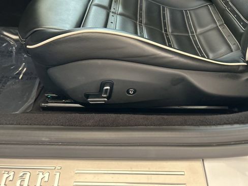 Used 2019 Ferrari Portofino Base image 55