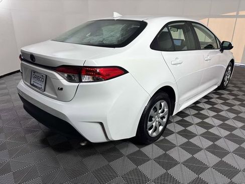 Used 2025 Toyota Corolla LE FWD image 8