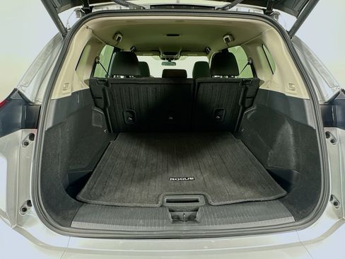 Used 2025 Nissan Rogue SV FWD image 27