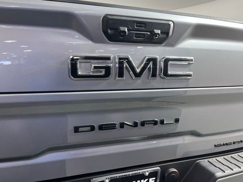 Used 2024 GMC Sierra 3500 Denali w/ Technology Package image 13