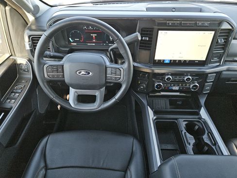 Used 2024 Ford F250 Lariat w/ FX4 Off-Road Package AWD/4WD image 12