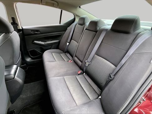 Used 2025 Nissan Altima 2.5 SV FWD image 21