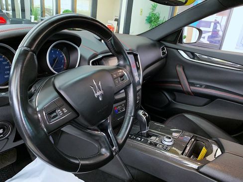 Used 2018 Maserati Ghibli S Q4 AWD/4WD image 8