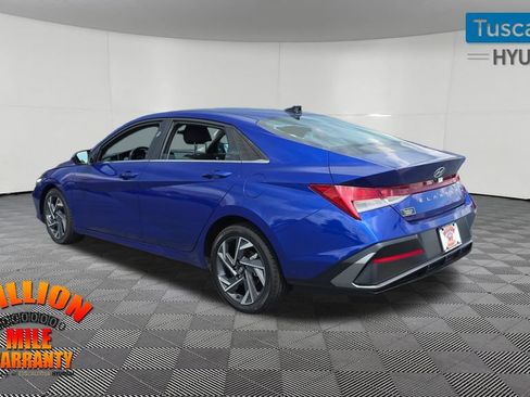 Used 2025 Hyundai Elantra SEL FWD image 5