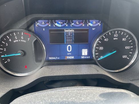 Used 2022 Ford Expedition XLT image 9