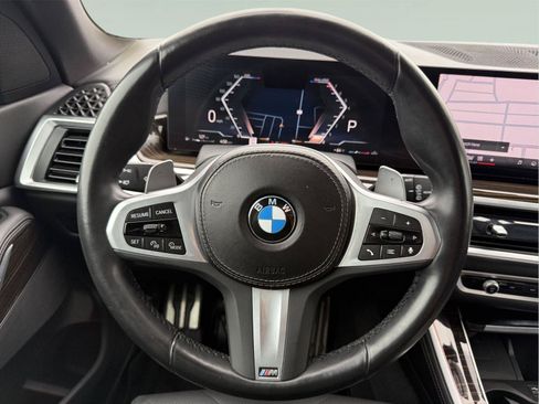 Used 2024 BMW X5 xDrive40i w/ M Sport Package AWD/4WD image 12