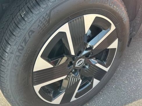 Used 2025 Nissan Kicks SV w/ SV Premium Package AWD/4WD image 7