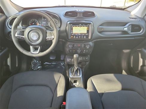 Used 2023 Jeep Renegade Latitude image 7