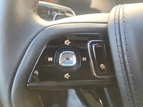 Used 2024 Lincoln Aviator Reserve w/ Equipment Group 201A image 30