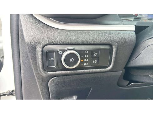 Used 2024 Ford Explorer XLT w/ Equipment Group 202A image 22