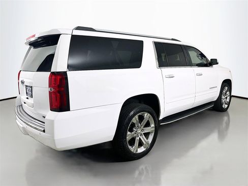 Used 2018 Chevrolet Suburban Premier image 8