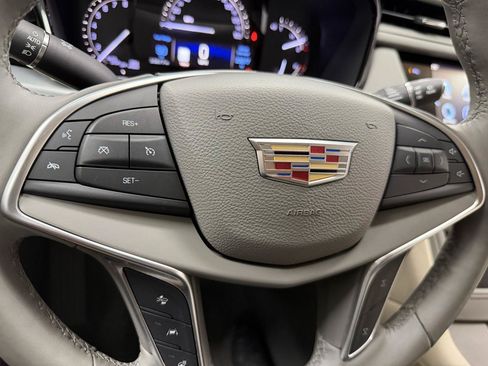 Used 2017 Cadillac XT5 Premium Luxury AWD/4WD image 18