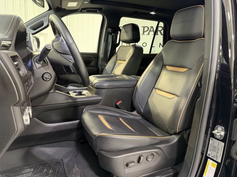 Used 2024 GMC Yukon AT4 image 9