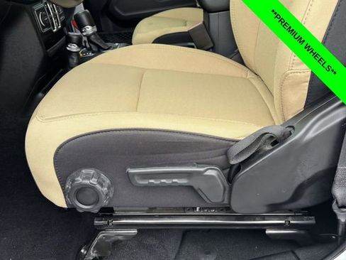 Used 2023 Jeep Wrangler Willys image 5