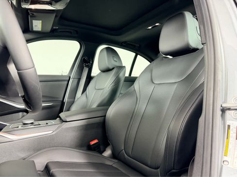 Used 2025 BMW 330i Sedan w/ Driving Assistance Package image 10