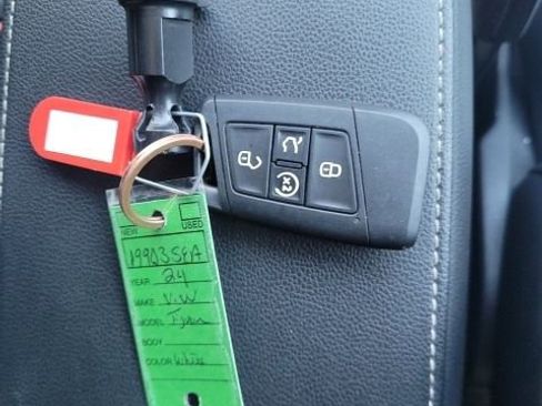 Used 2024 Volkswagen Tiguan SE R-Line w/ MDO Package, Three-Row image 18