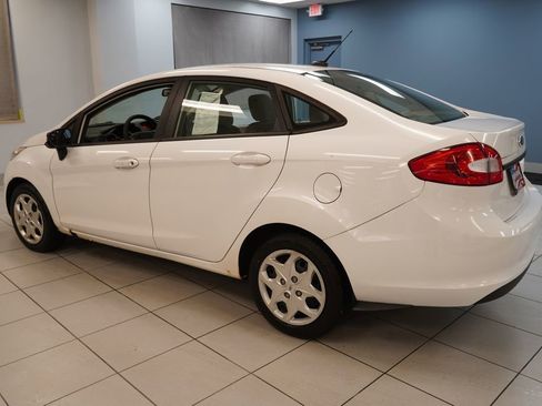 Used 2012 Ford Fiesta S FWD image 7
