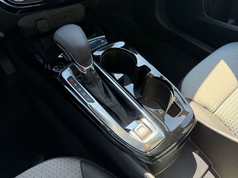 Used 2025 Chevrolet Trax LT image 41