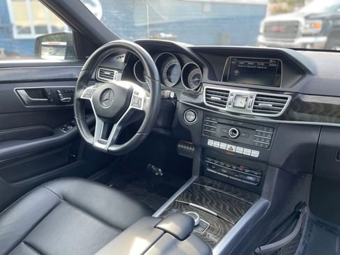 Used 2016 Mercedes-Benz E 350 4MATIC Sedan image 26