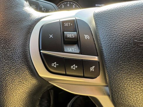 Certified 2022 Ford Explorer XLT w/ Class IV Trailer Tow Package image 30