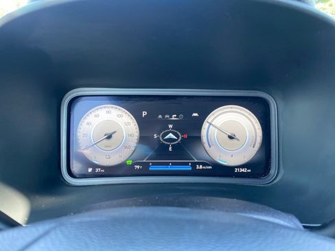 Used 2023 Hyundai Kona Limited w/ Cargo Package FWD image 7