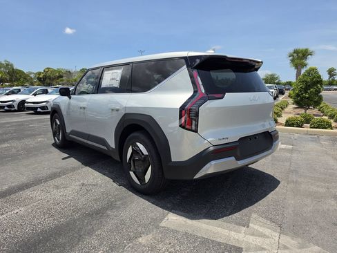 New 2026 Kia EV9 Light RWD image 6