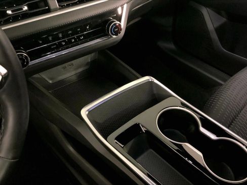 Used 2025 Chevrolet Equinox LT image 17