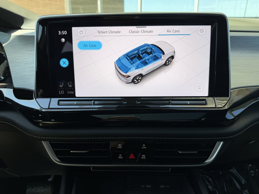 Used 2024 Volkswagen Atlas Cross Sport SE w/ Panoramic Sunroof Package FWD image 23