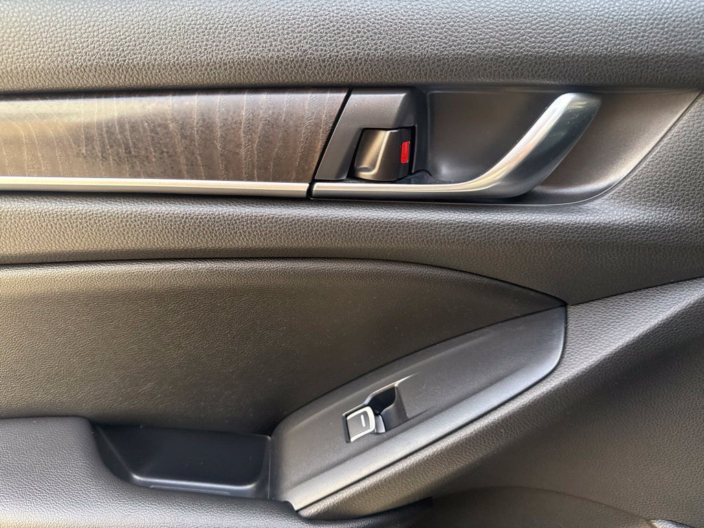 Used 2019 Honda Accord EX-L image 19