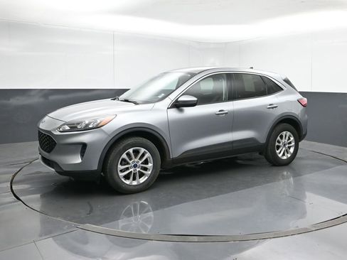 Used 2021 Ford Escape SE image 2