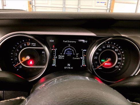 Used 2020 Jeep Gladiator Overland w/ LED Lighting Group image 20