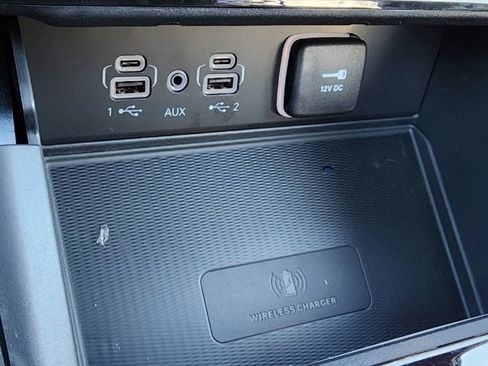 Used 2023 Jeep Grand Cherokee Overland w/ Luxury Tech Group IV image 6