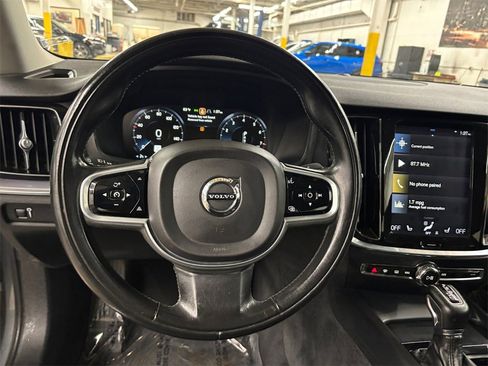 Used 2020 Volvo S60 T5 Momentum w/ Protection Package Premier image 21