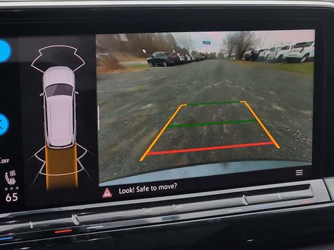 Used 2024 Volkswagen Atlas SE image 18