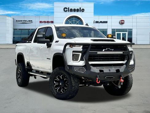 Used 2024 Chevrolet Silverado 2500 LT AWD/4WD image 1