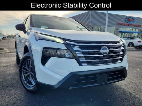 Used 2024 Nissan Rogue S image 13