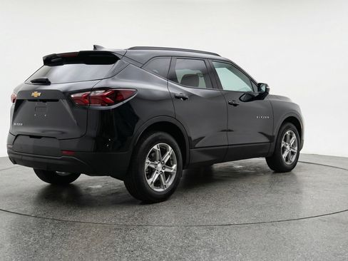 Used 2025 Chevrolet Blazer LT image 9